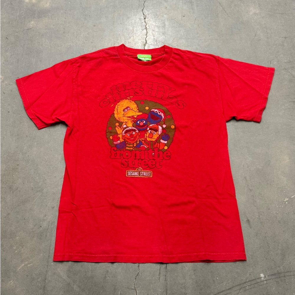 Vintage Sesame Street Size Large Red Graphic Tee